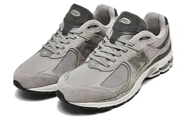 New Balance NB 2002R