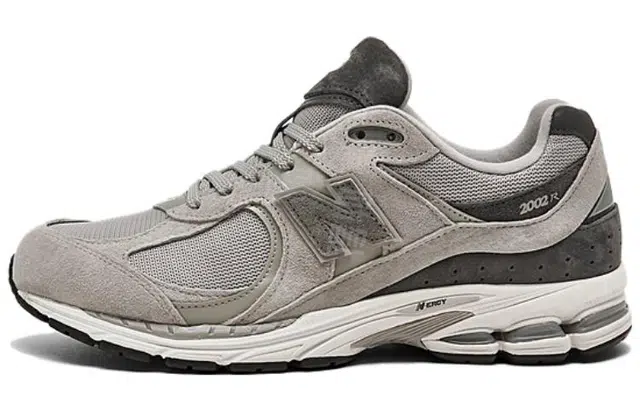 New Balance NB 2002R