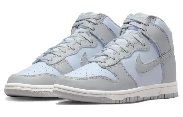 Nike Dunk "Blue Tint"