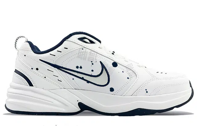 Nike Air Monarch 4