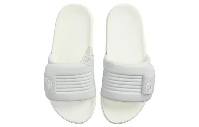 Nike Offcourt Adjust