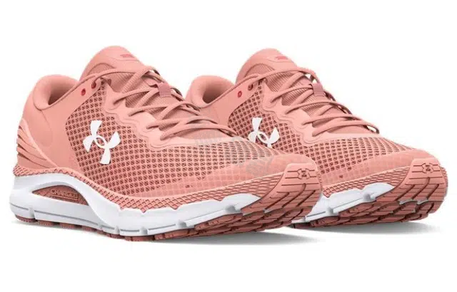 Under Armour Charged Intake 5