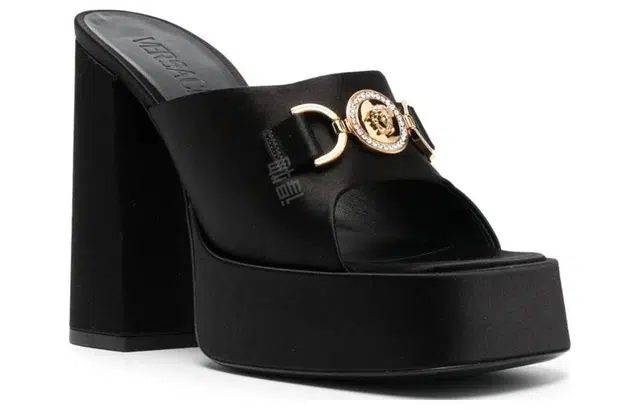 VERSACE