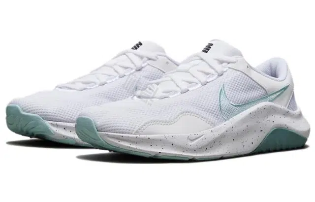 Nike Legend Essential 3