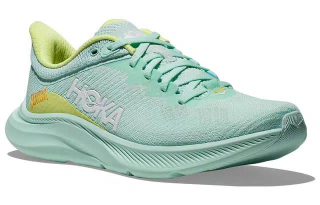 HOKA ONE ONE