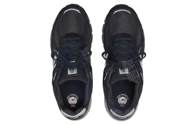 New Balance NB 990 V4 "Black Silver"