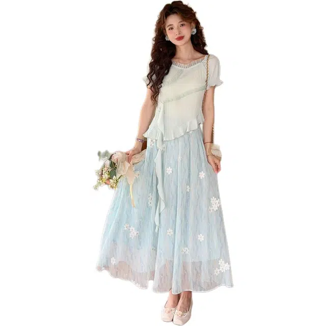 哒头下雨不愁 超仙设计感薄荷绿短袖小衫上衣水彩画半身裙清新穿裙装套装 女款