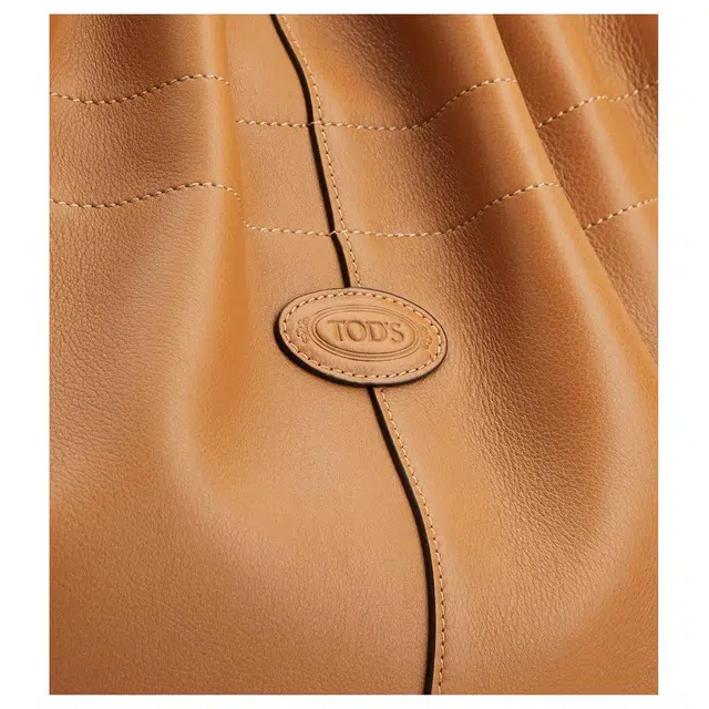 TOD'S DI Logo