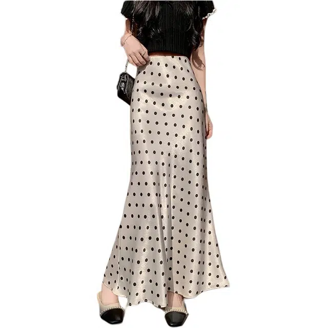 黛尔佳人 醋酸缎面波点鱼尾半身裙春夏高腰垂感遮胯显瘦包臀中休闲长裙 女款