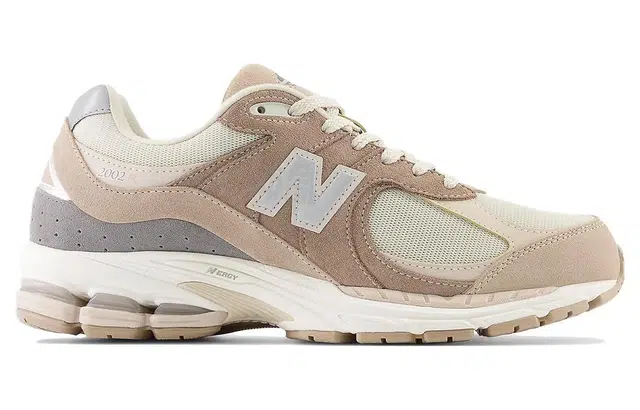 New Balance NB 2002R