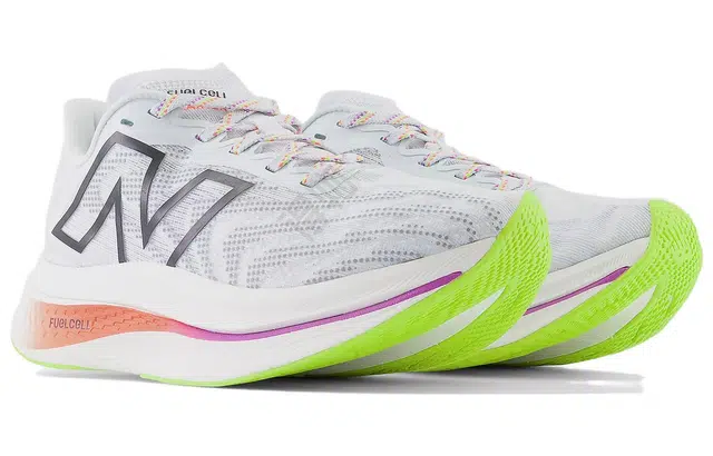 New Balance NB FuelCell SuperComp Trainer v2