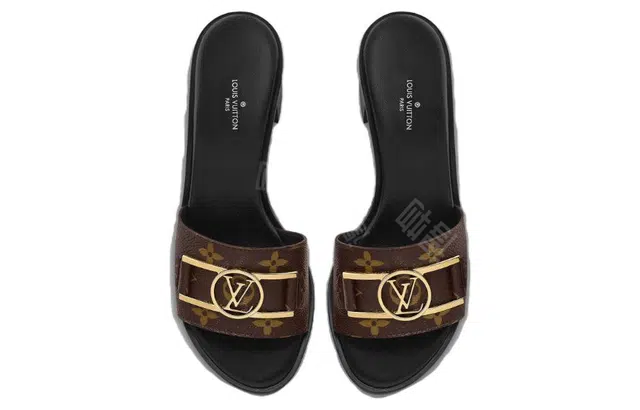 LOUIS VUITTON Lock It