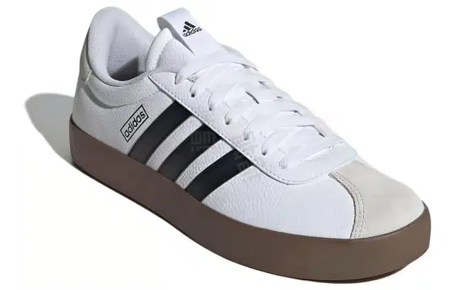 adidas Court