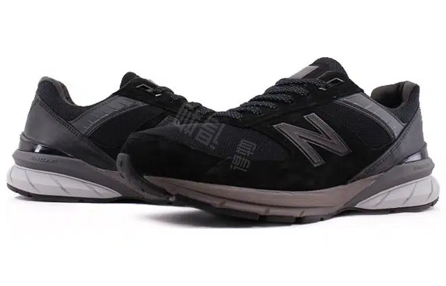 New Balance 990 V5 Black