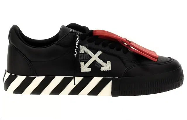 OFF-WHITE