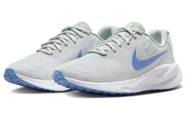 Nike REVOLUTION 7