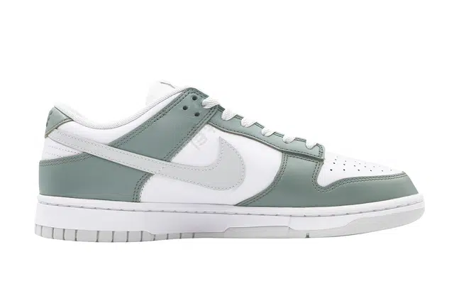 Nike Dunk Low "Pure Platinum"
