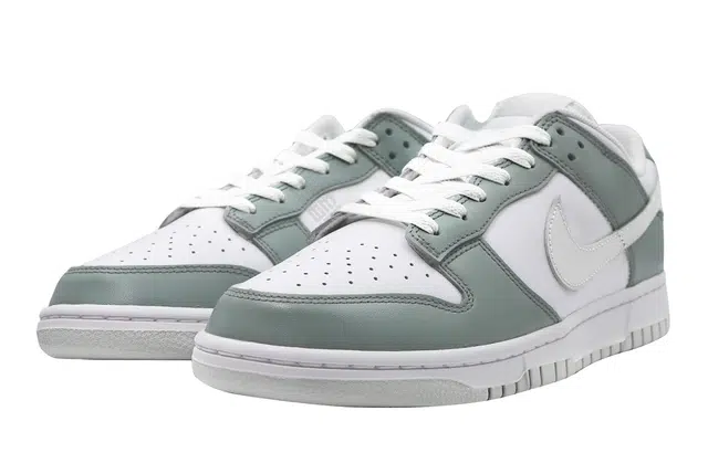 Nike Dunk Low "Pure Platinum"