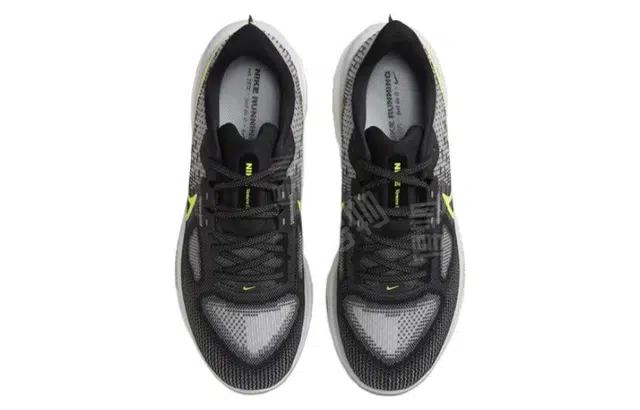 Nike Air Zoom Vomero 17