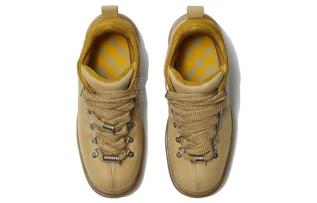Burberry Trek