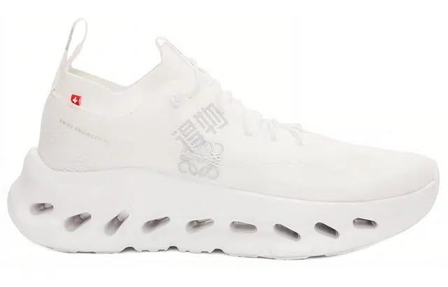 On x LOEWE CLOUDTILT