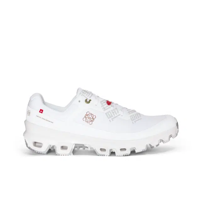 On x LOEWE Cloudventure