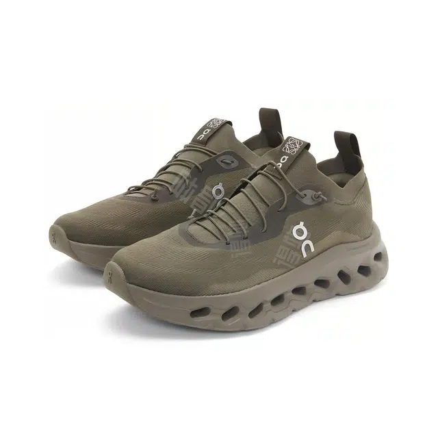 LOEWE x On CLOUDTILT