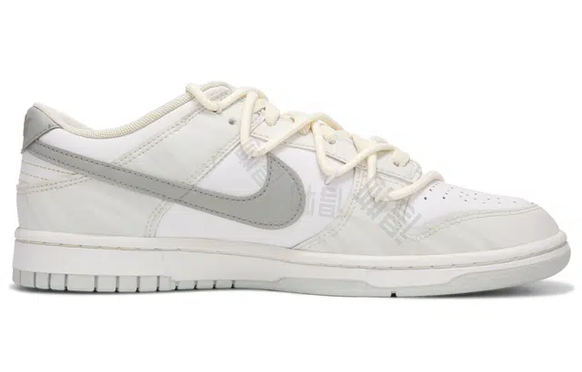 Nike Dunk Low "Pure Platinum"