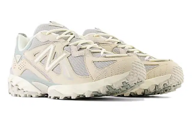 New Balance 610v1