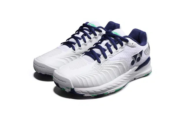 YONEX