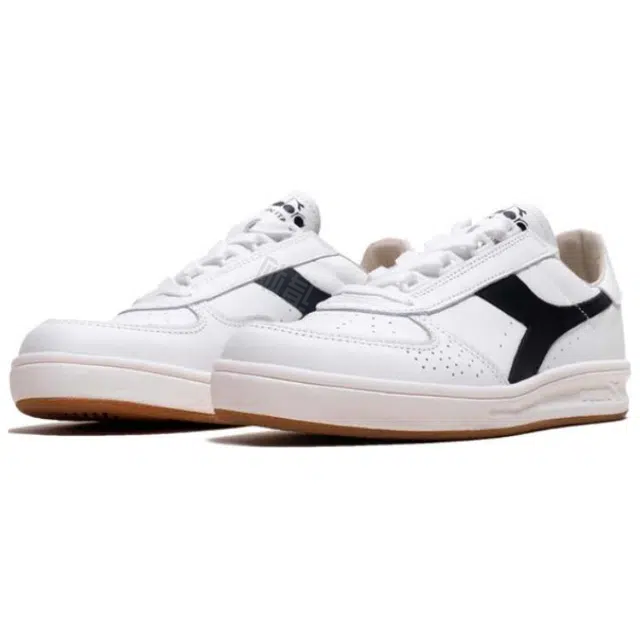 diadora
