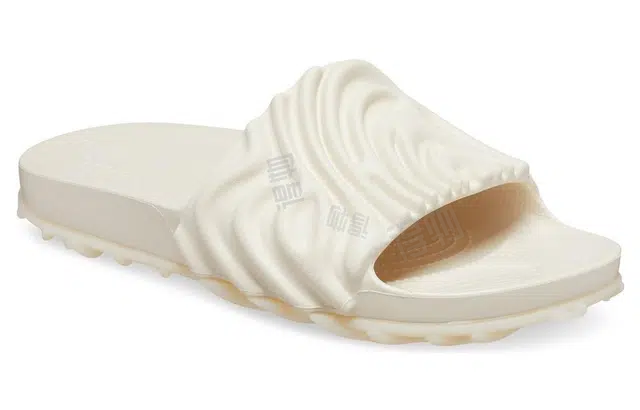 Salehe Bembury x Crocs Pollex Slide "Parsnip"