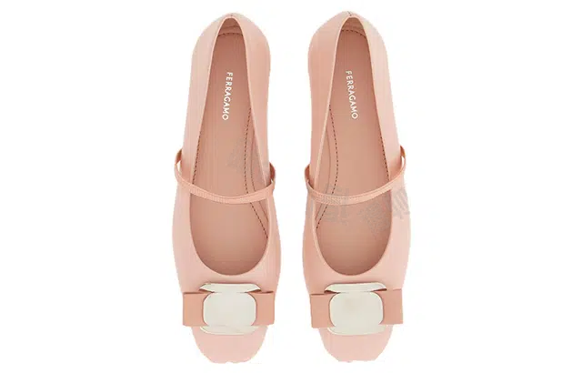 FERRAGAMO Vara 0.5cm
