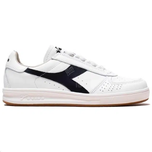 diadora