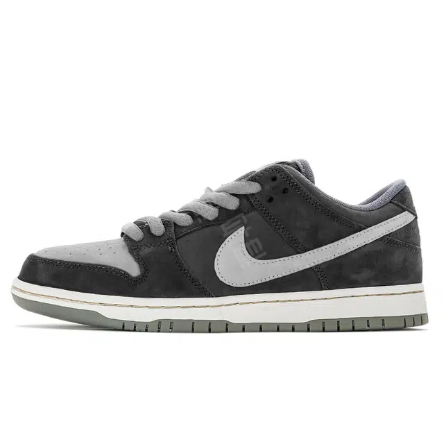 Nike Dunk SB "Dust Noir"