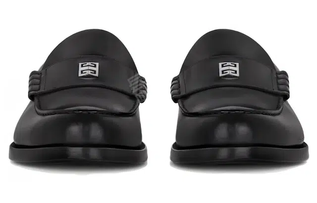 GIVENCHY