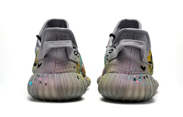 adidas YEEZY BOOST 350 V2