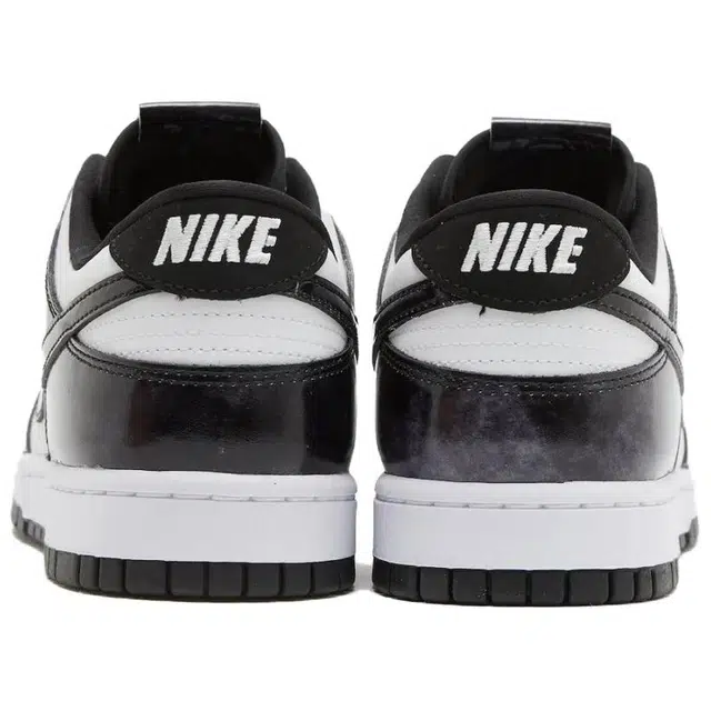 Nike Dunk Low SE Panda