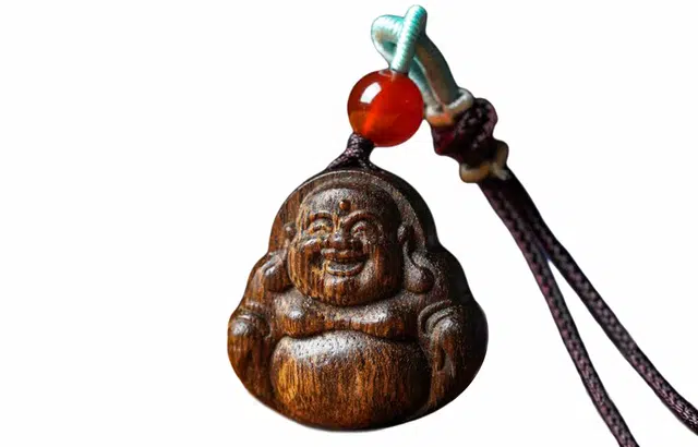 檀欣 国潮 芽庄红木雕刻弥勒挂件佛牌吊坠 招财纳福 平安吉祥 天然香味 复古中式高端古风 檀木 项链 男女同款情侣款