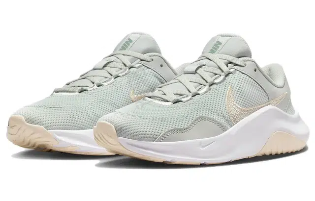 Nike Legend Essential 3