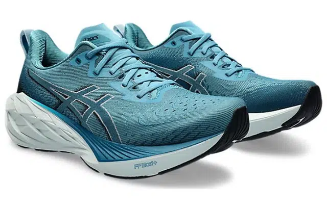 Asics Novablast 4