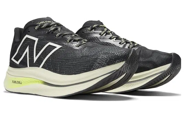 New Balance FuelCell SC Elite v3