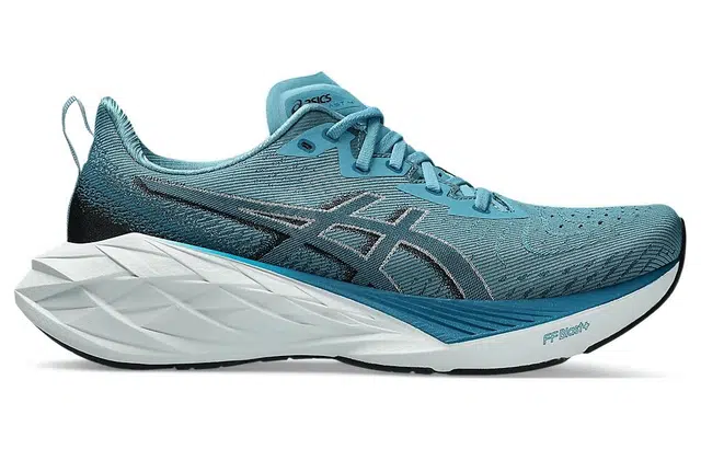 Asics Novablast 4