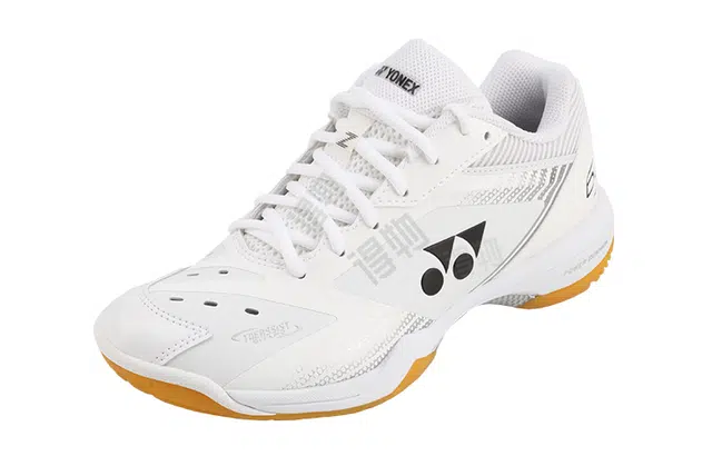 YONEX