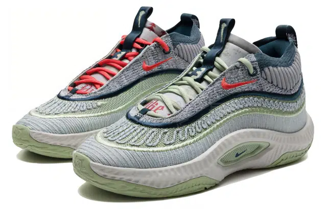 Nike Cosmic Unity 3