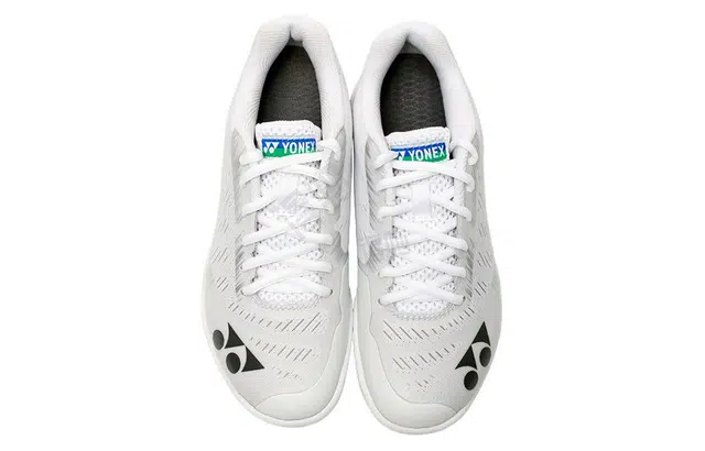 YONEX