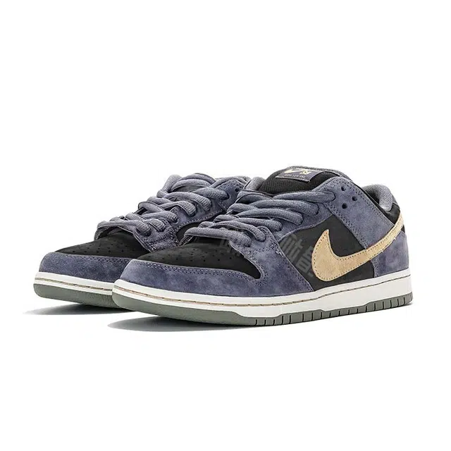 Nike Dunk SB "Dust Noir"