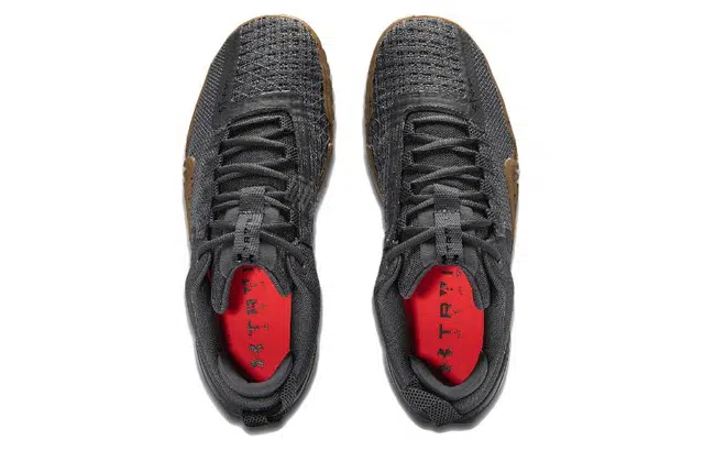 Under Armour UA Reign 6