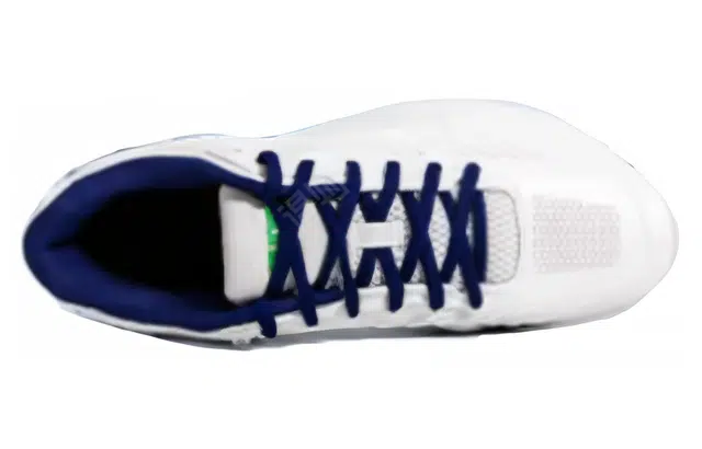 YONEX