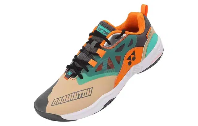 YONEX